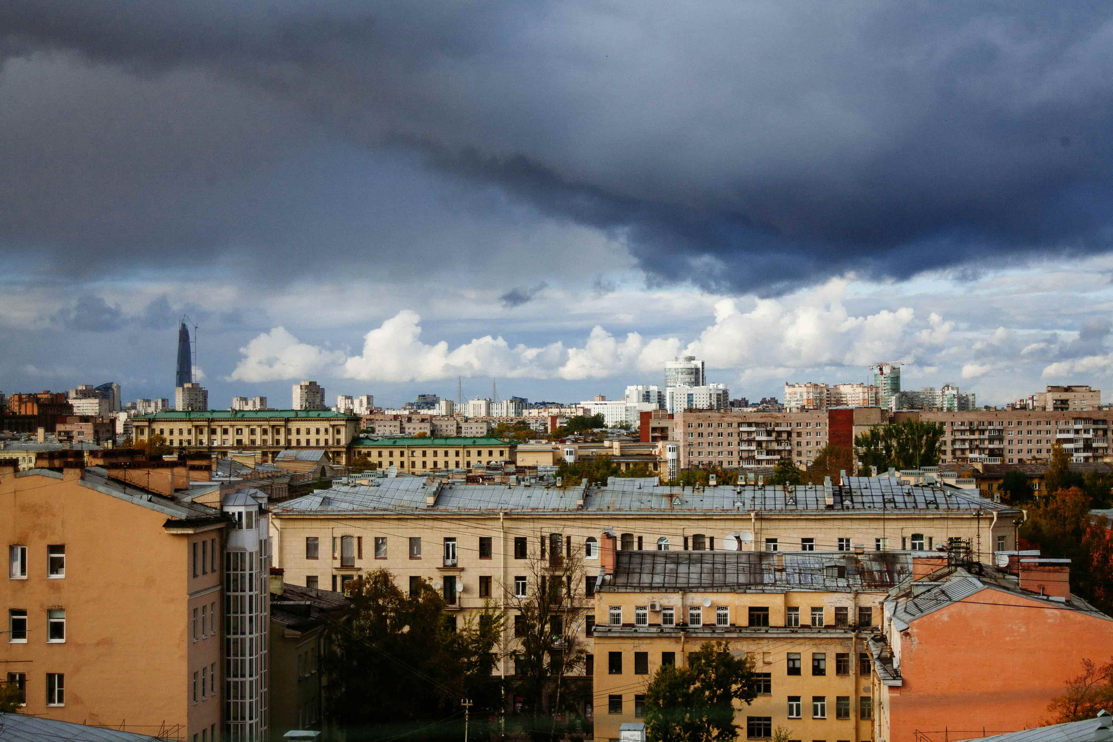 Необычные дворы и парадные